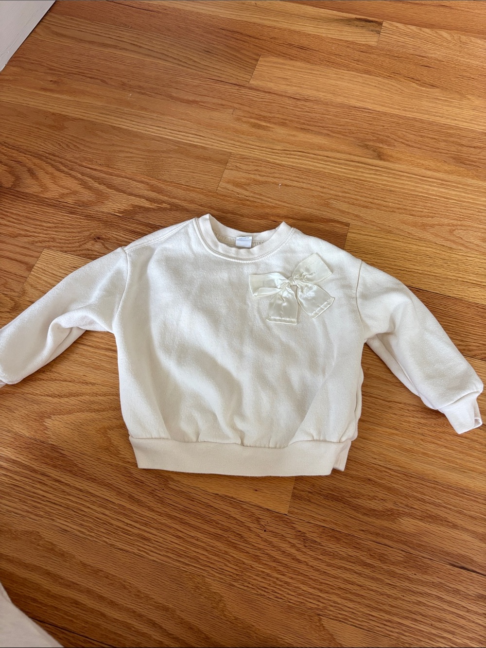 Creame gap bow sweater